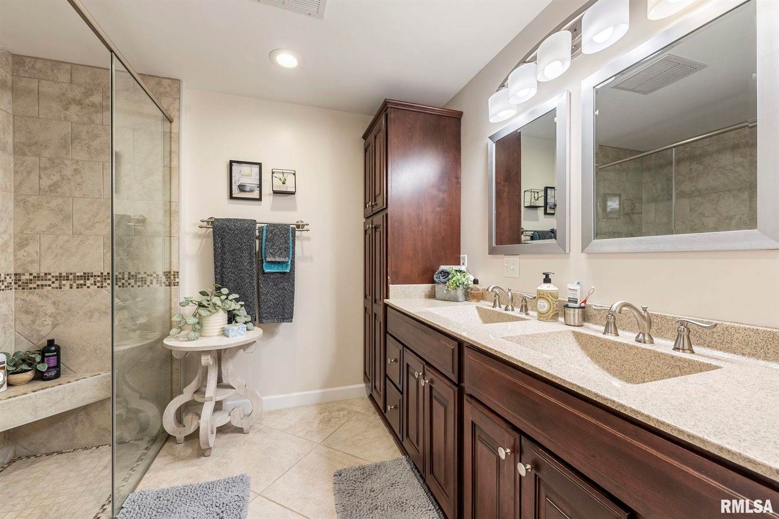 2302 Timber Lane Drive, Port Byron, IL 61275