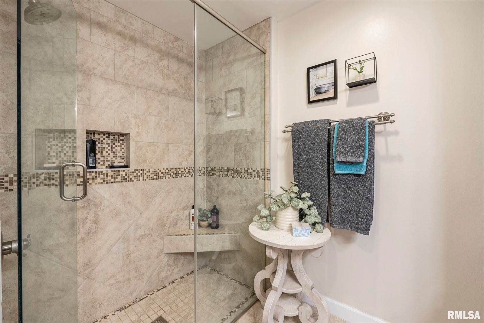 2302 Timber Lane Drive, Port Byron, IL 61275