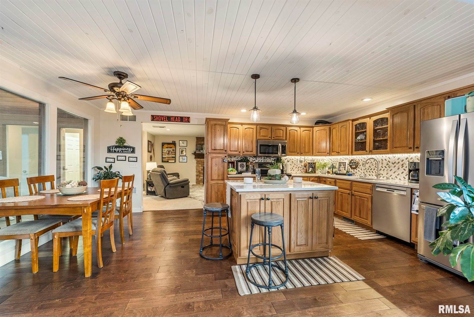 2302 Timber Lane Drive, Port Byron, IL 61275