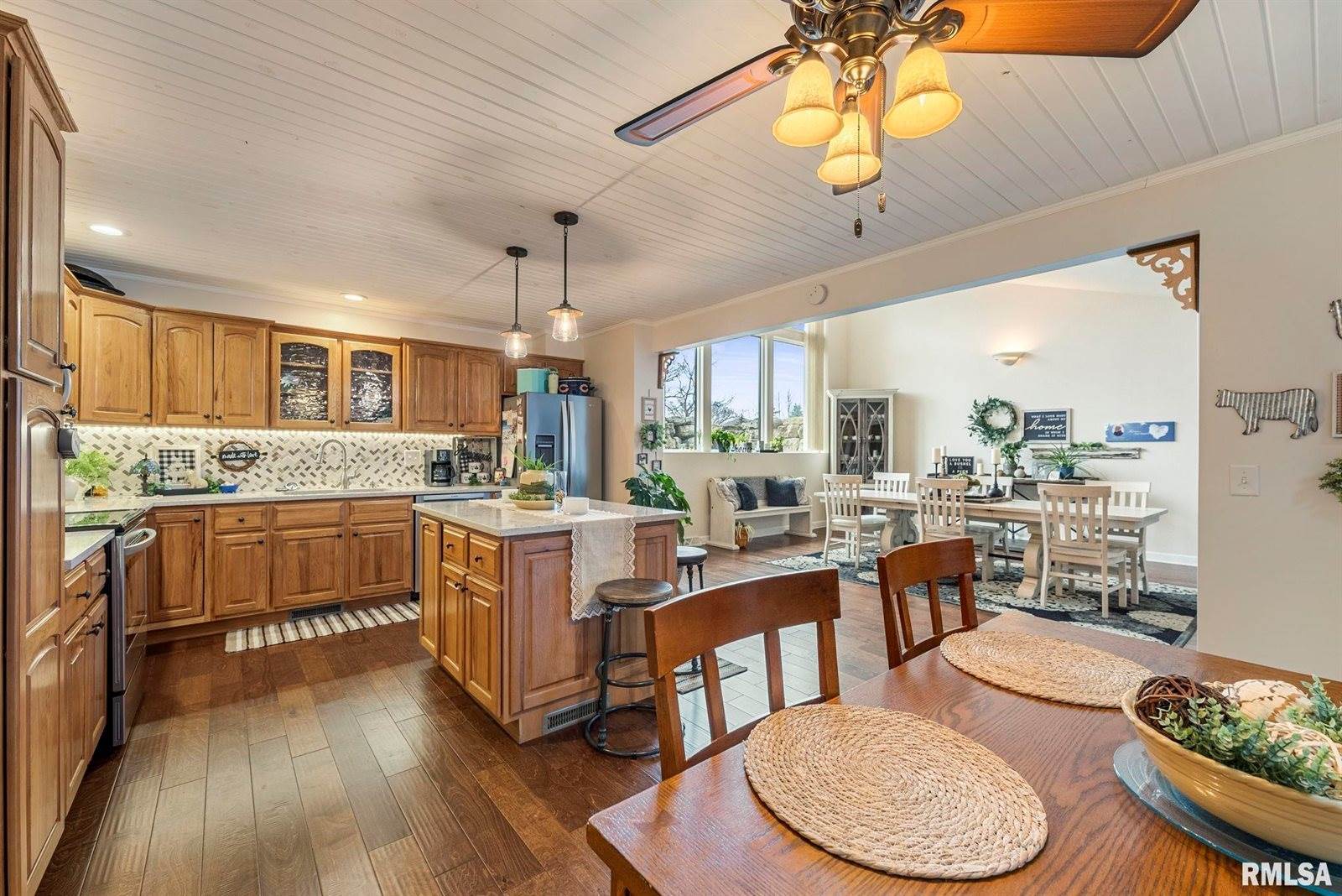 2302 Timber Lane Drive, Port Byron, IL 61275