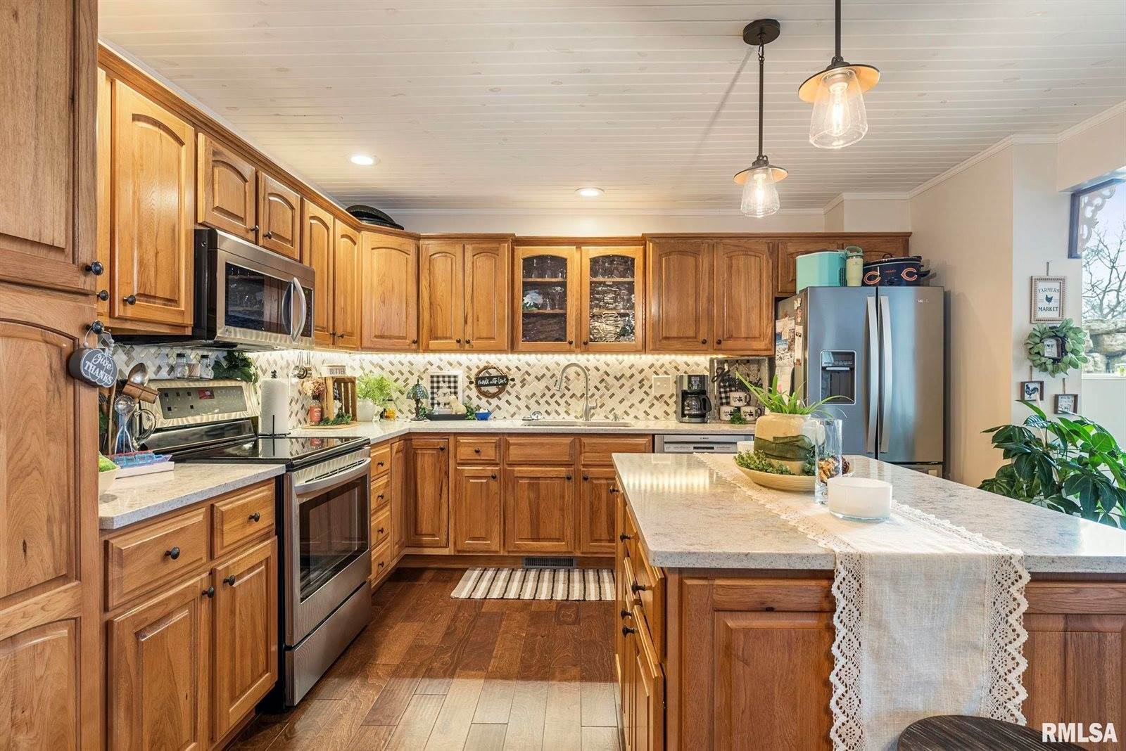 2302 Timber Lane Drive, Port Byron, IL 61275