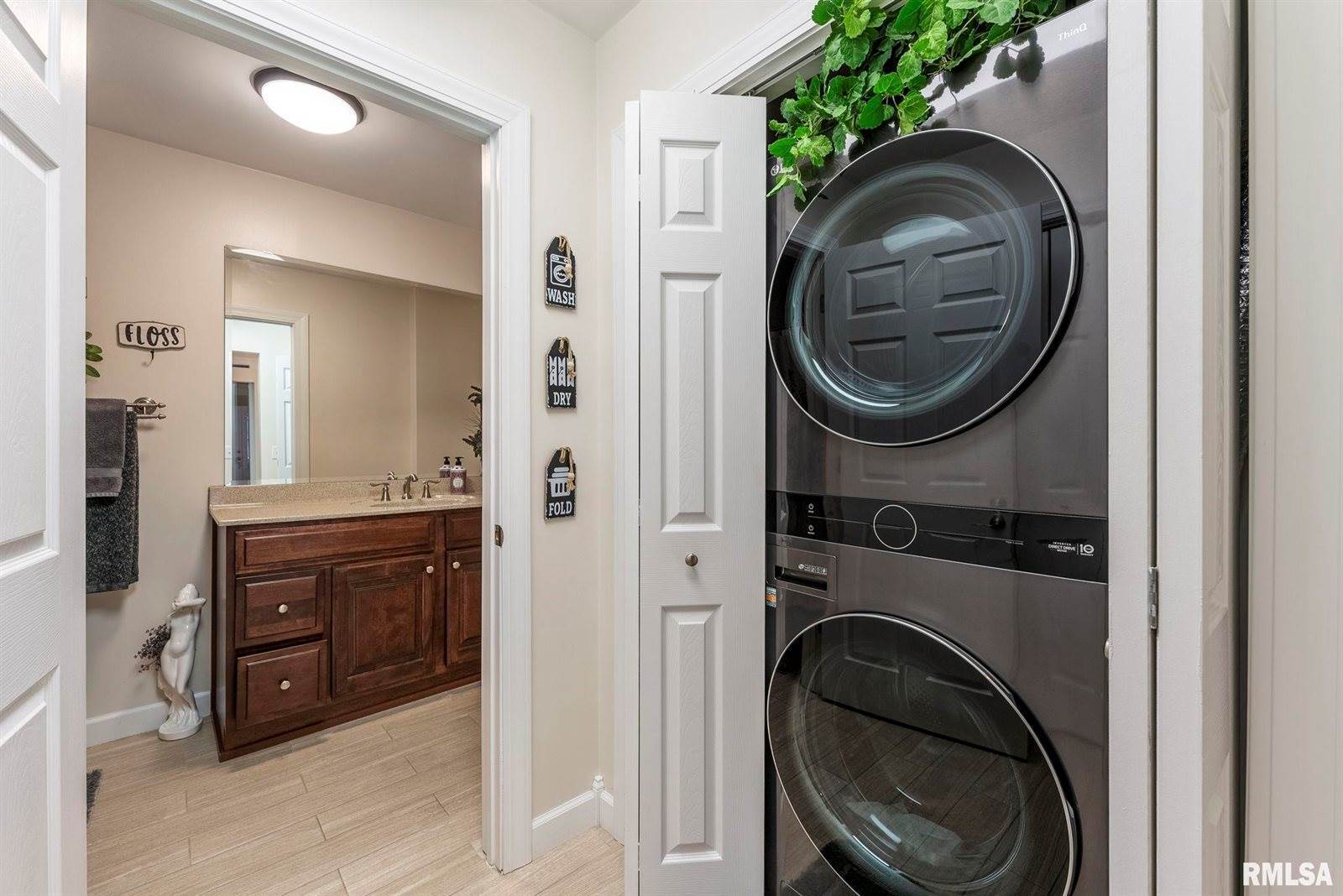 2302 Timber Lane Drive, Port Byron, IL 61275