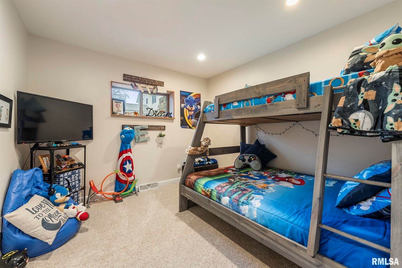 2302 Timber Lane Drive, Port Byron, IL 61275