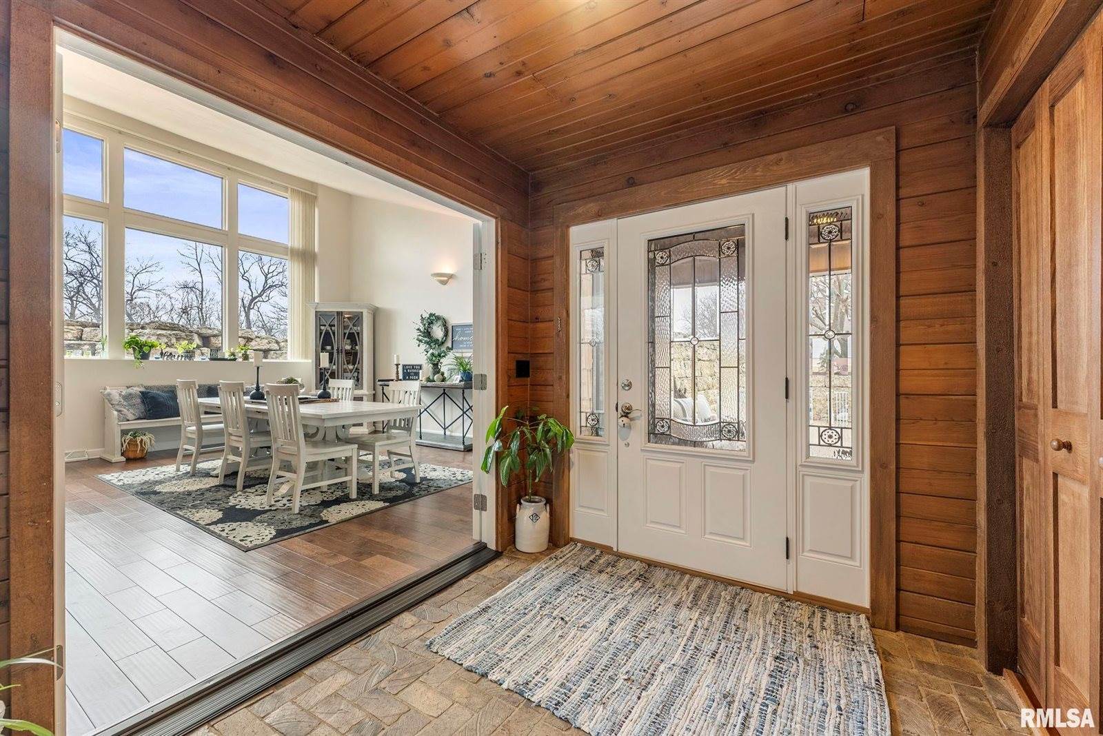 2302 Timber Lane Drive, Port Byron, IL 61275