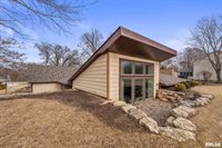 2302 Timber Lane Drive, Port Byron, IL 61275