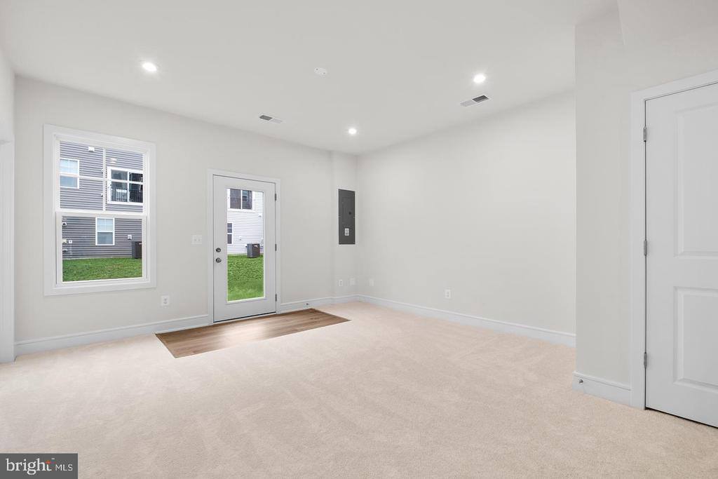 118 Leather Flower Drive, Lake Frederick, VA 22630