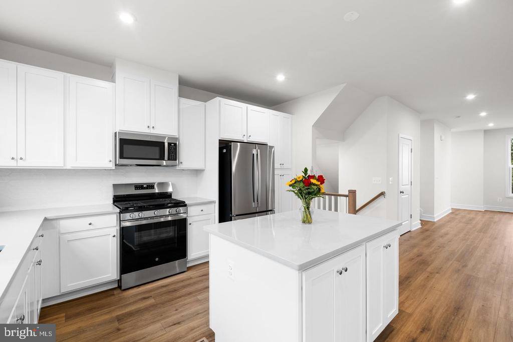 118 Leather Flower Drive, Lake Frederick, VA 22630