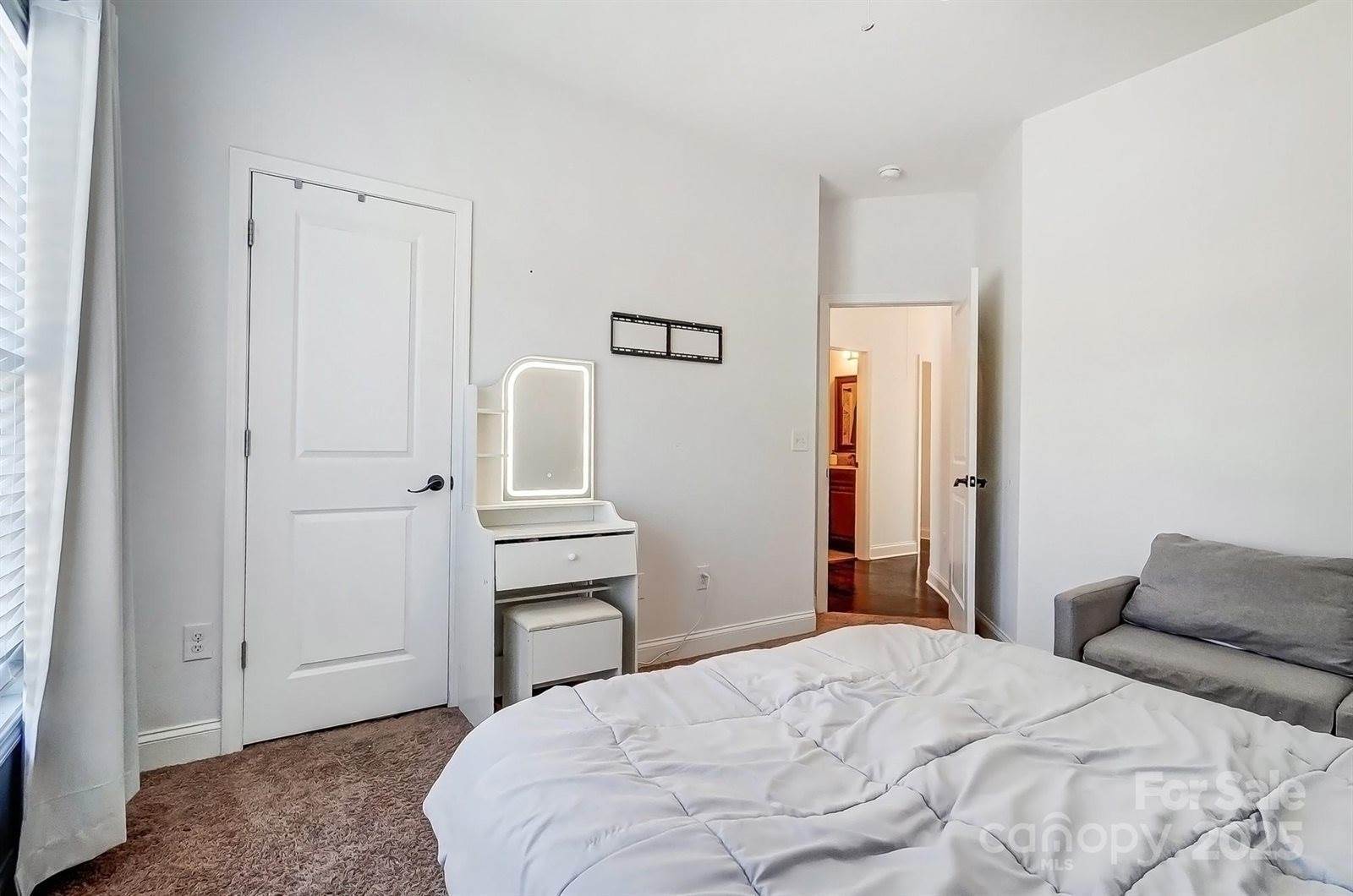 6618 Alexander Road, Charlotte, NC 28270