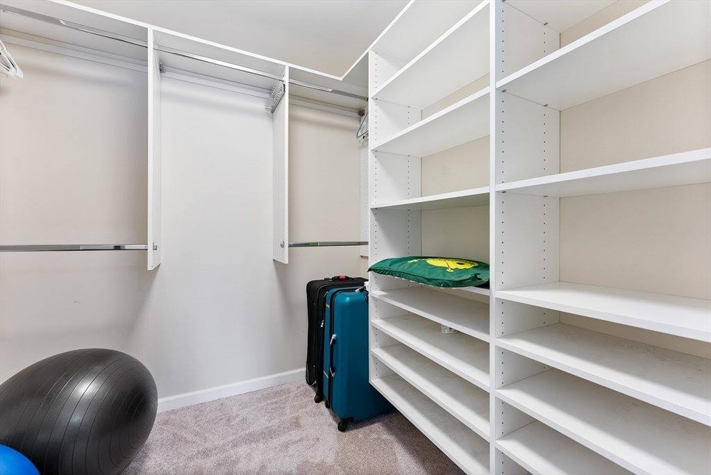 12 Primrose Ln, Wilbraham, MA 01095