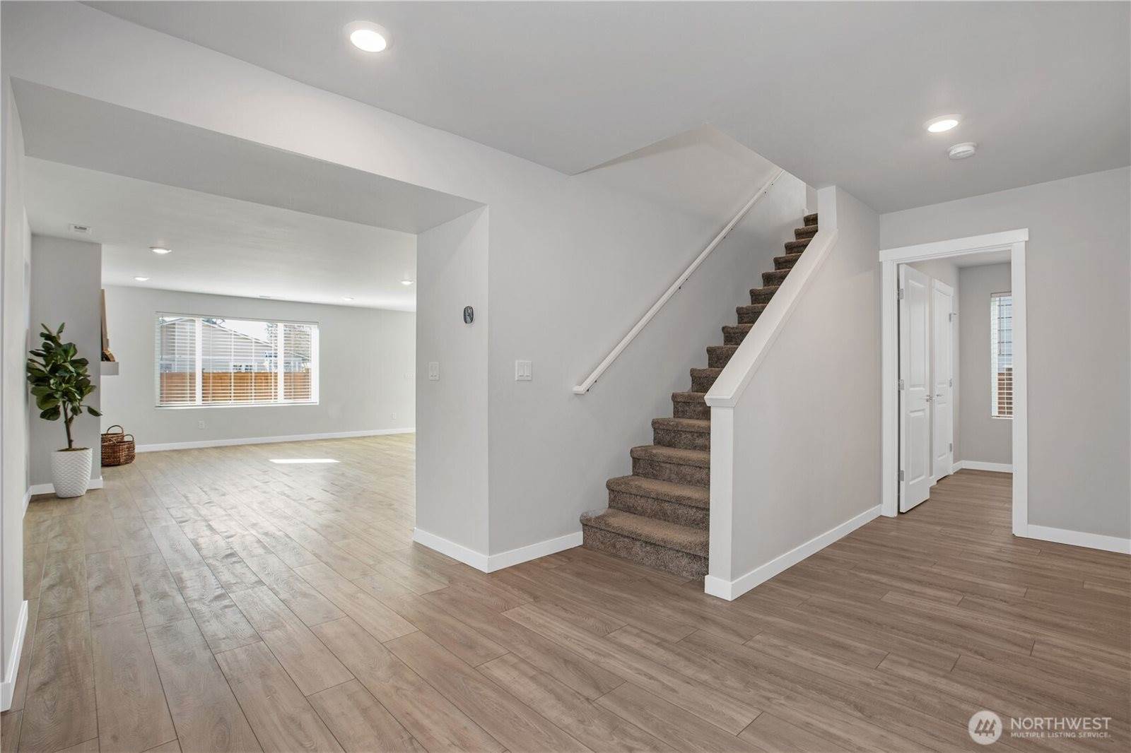 915 Vine Maple Street SE, Lacey, WA 98503