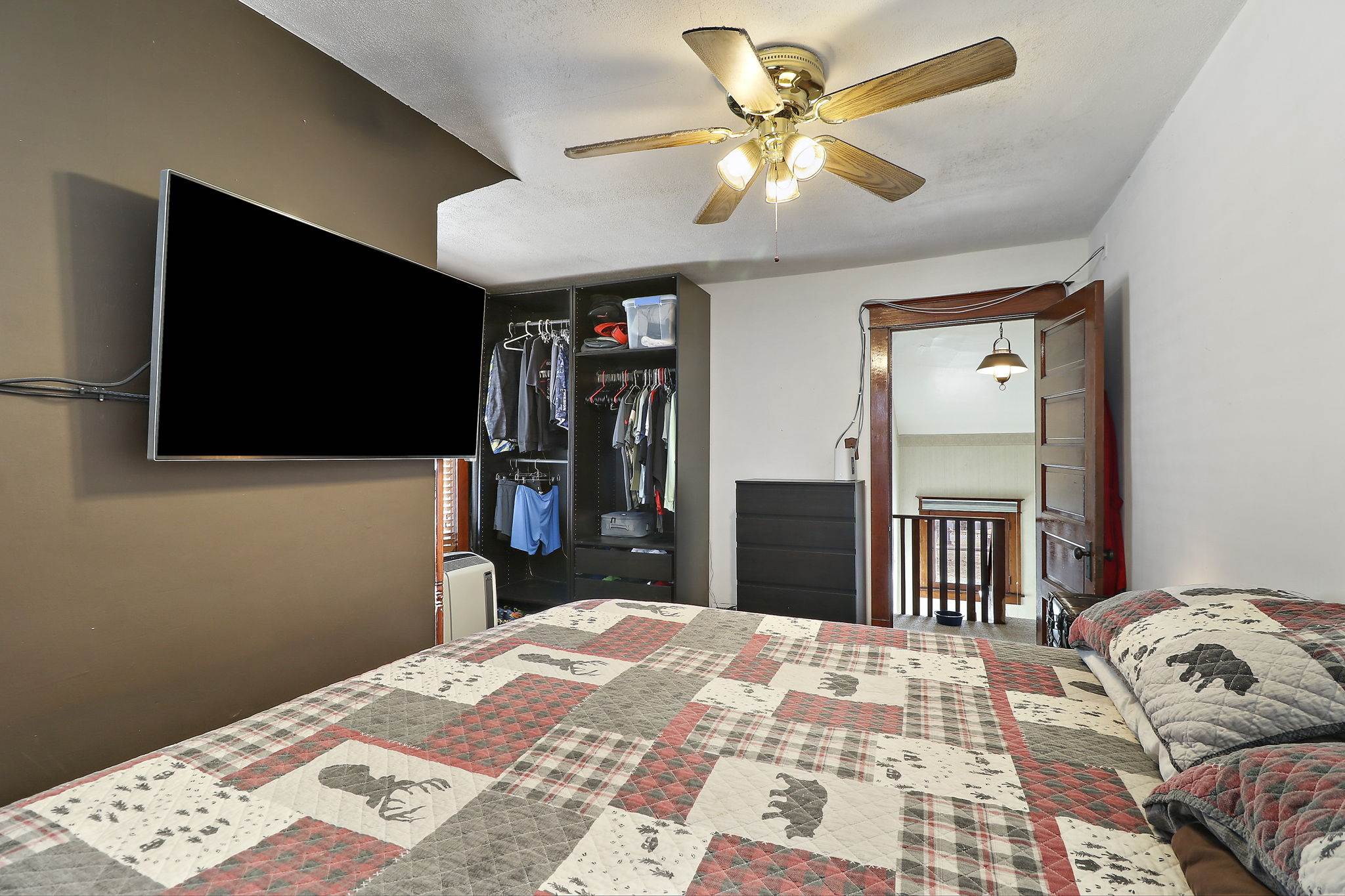 437 Harvey Dr, Racine, WI 53405