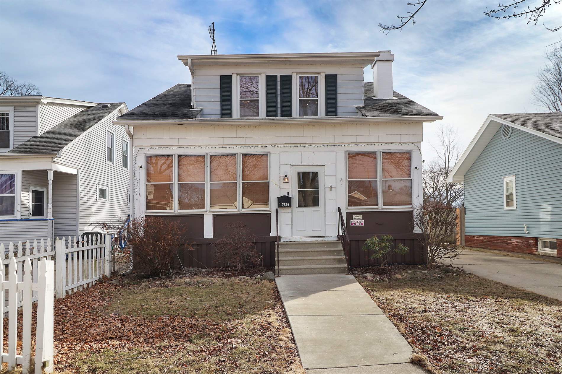 437 Harvey Dr, Racine, WI 53405