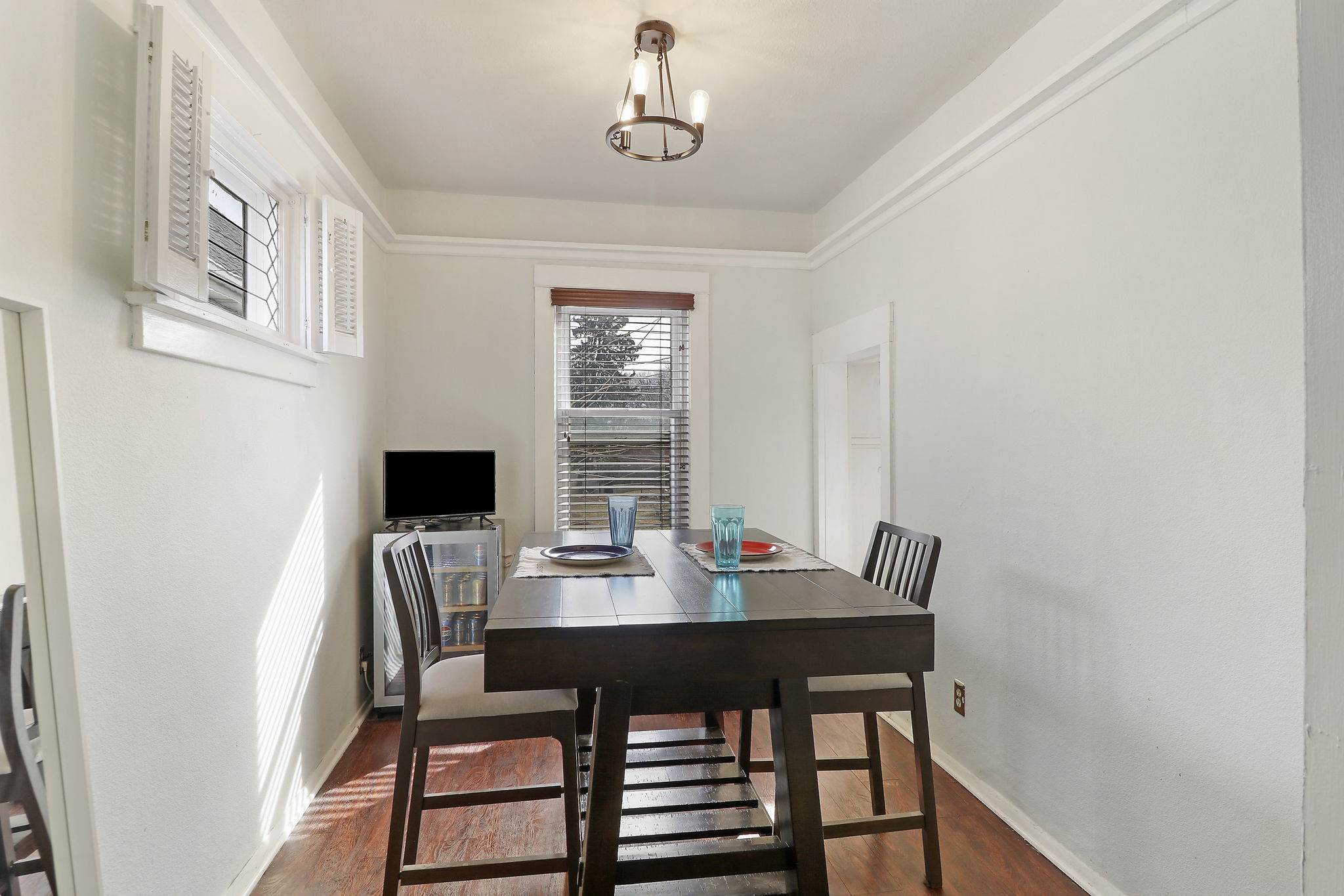 437 Harvey Dr, Racine, WI 53405