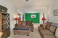 437 Harvey Dr, Racine, WI 53405