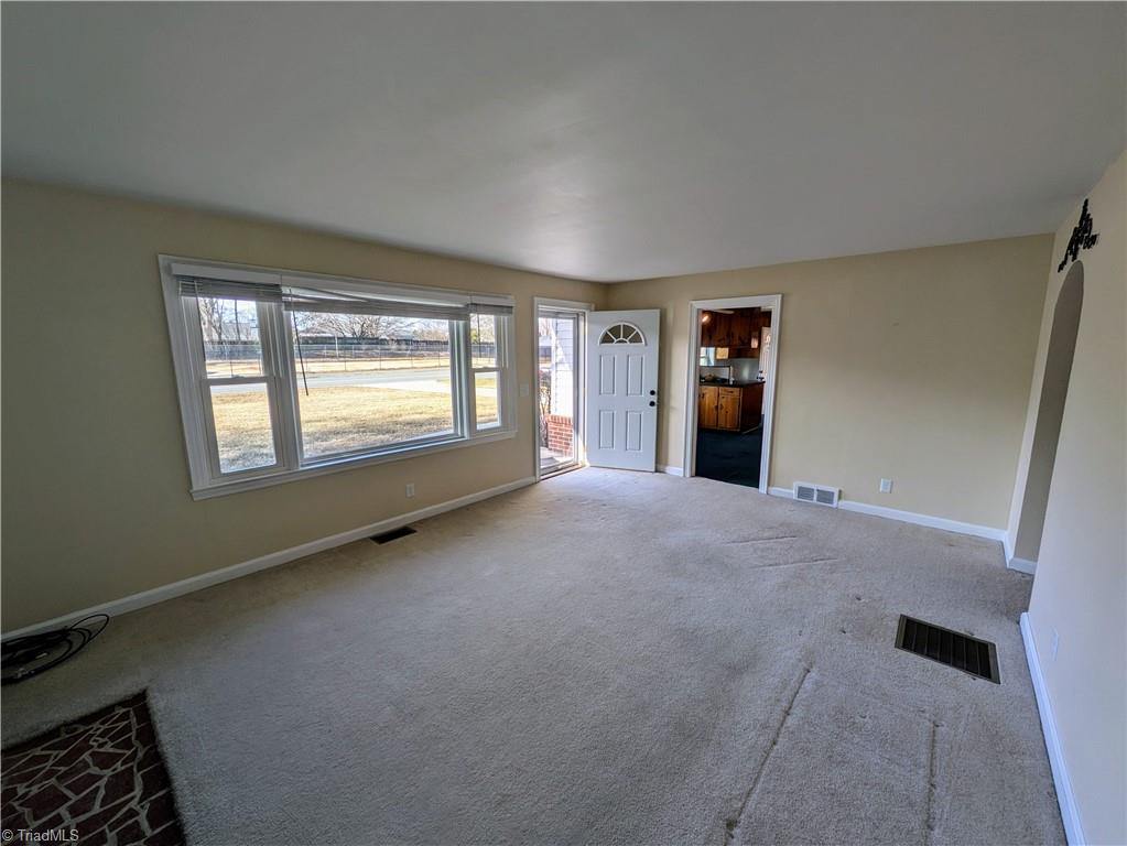 220 West King Street, King, NC 27021