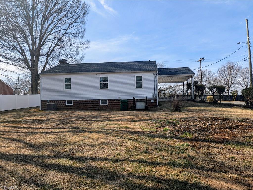 220 West King Street, King, NC 27021