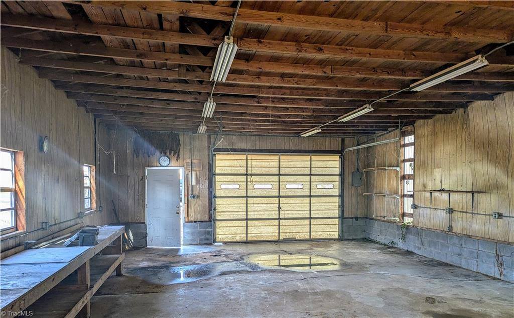 220 West King Street, King, NC 27021