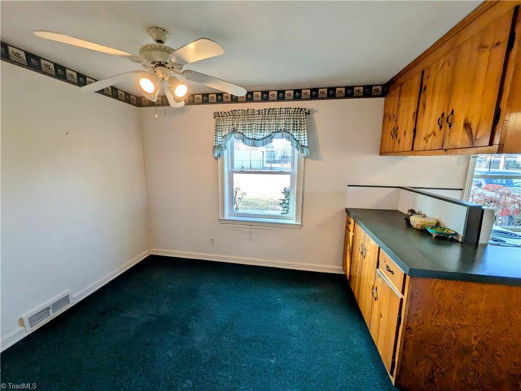 220 West King Street, King, NC 27021