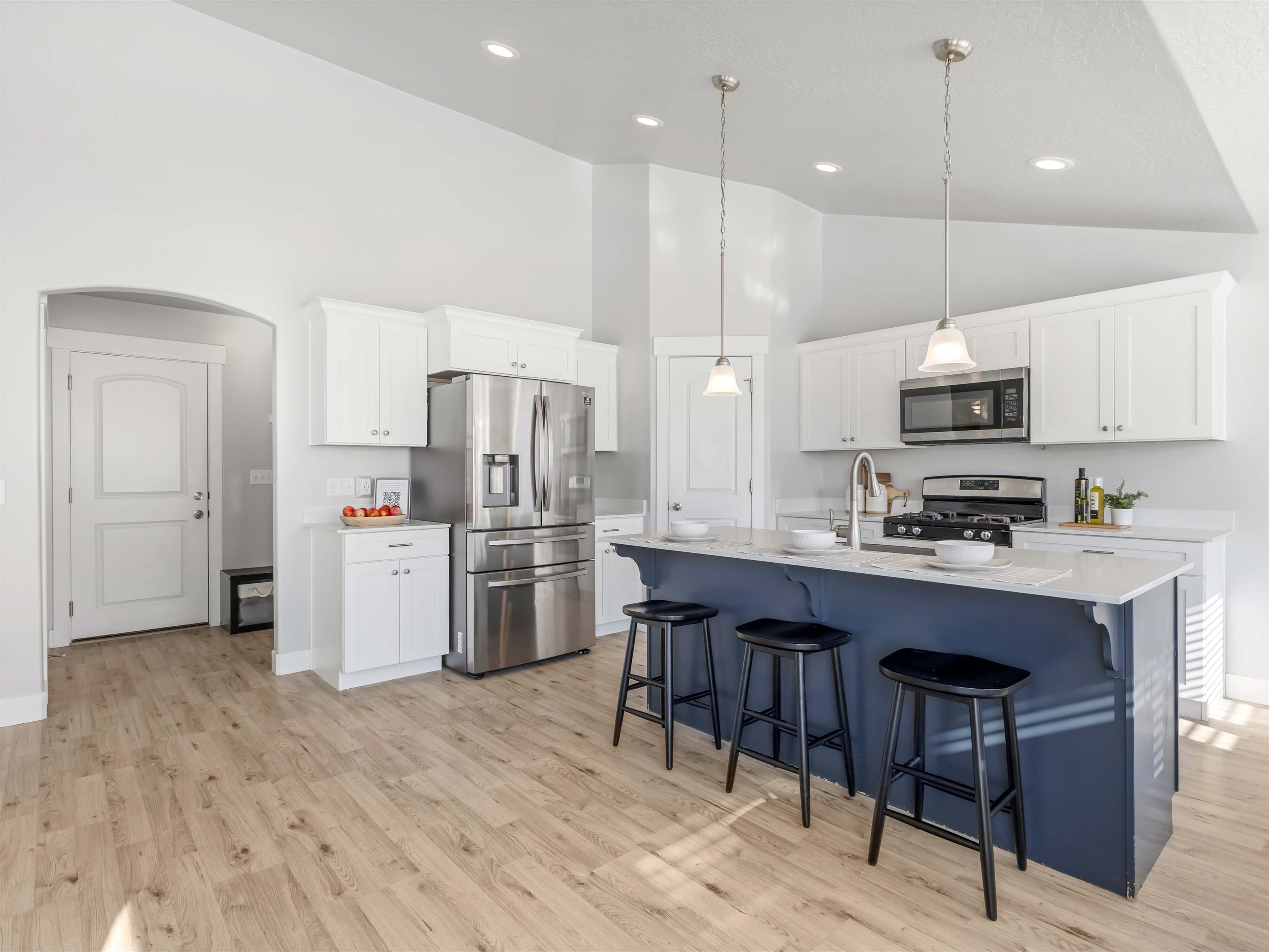 544 East Delano Peak Dr, Eagle Mountain, UT 84005