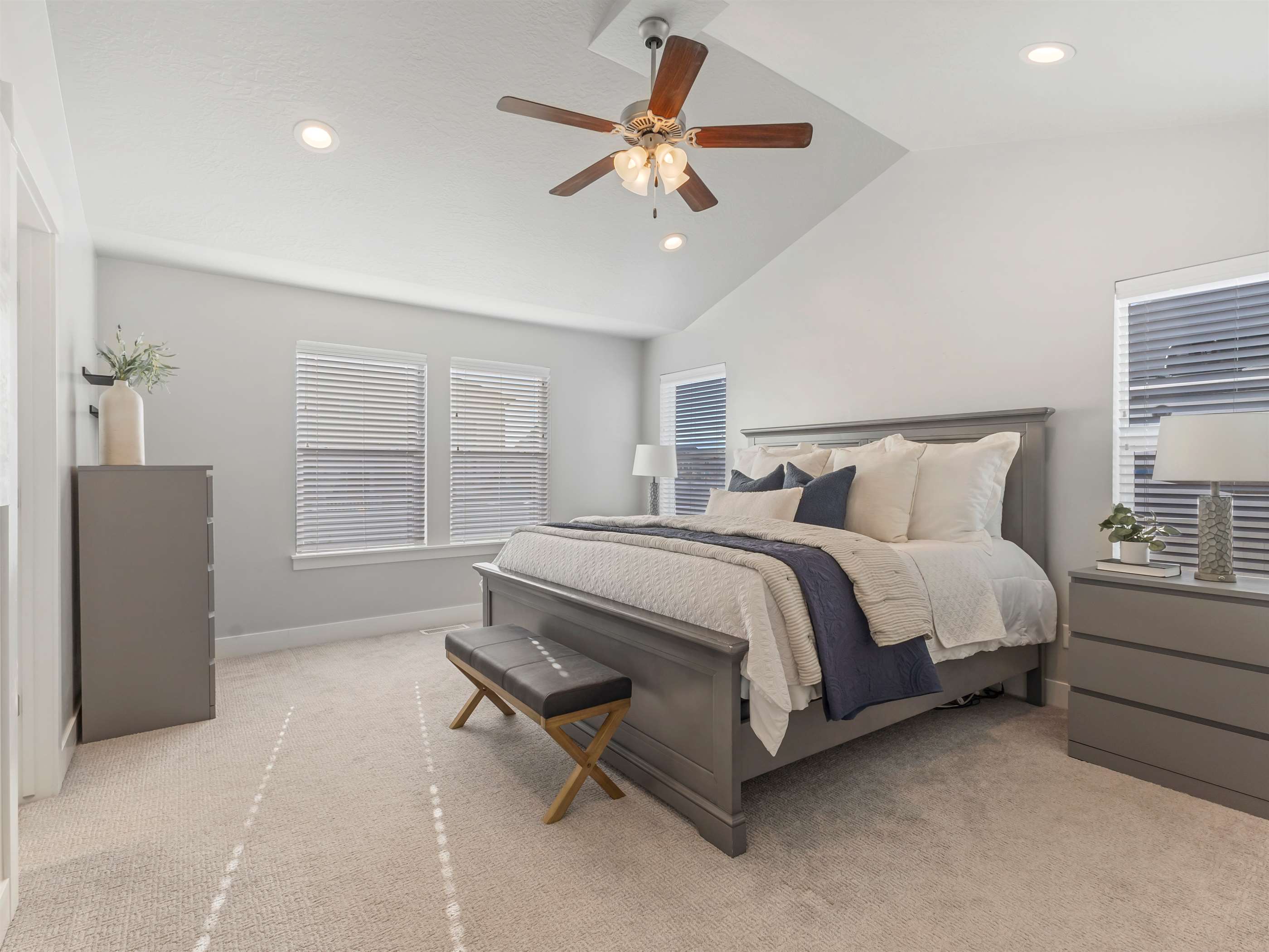 544 East Delano Peak Dr, Eagle Mountain, UT 84005