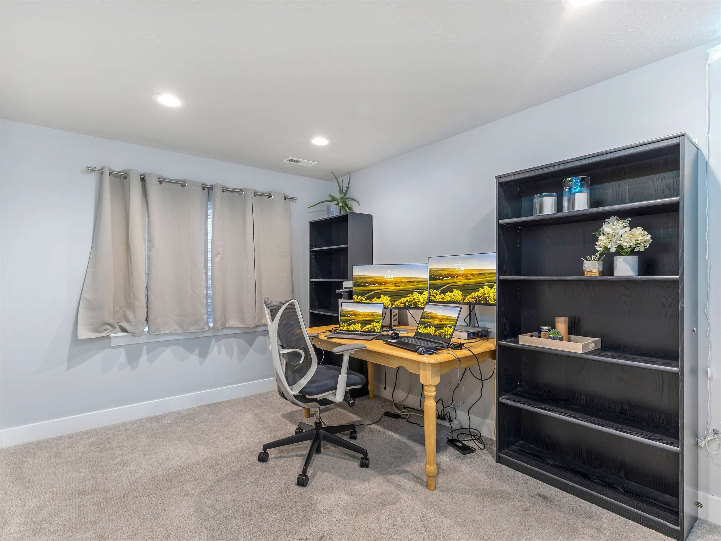 544 East Delano Peak Dr, Eagle Mountain, UT 84005