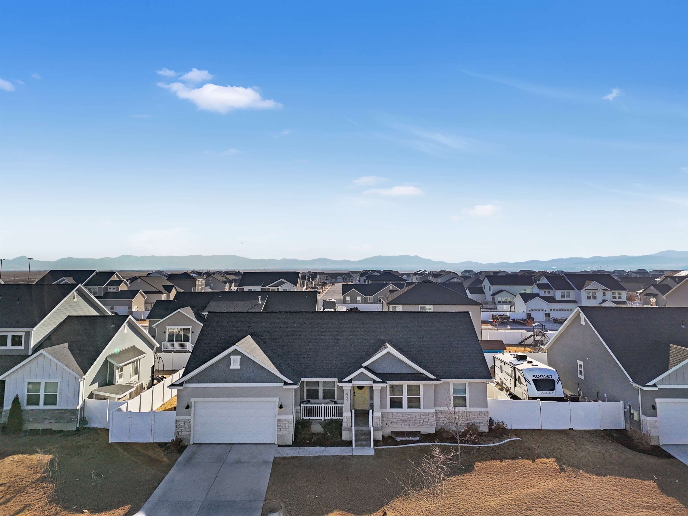 544 East Delano Peak Dr, Eagle Mountain, UT 84005