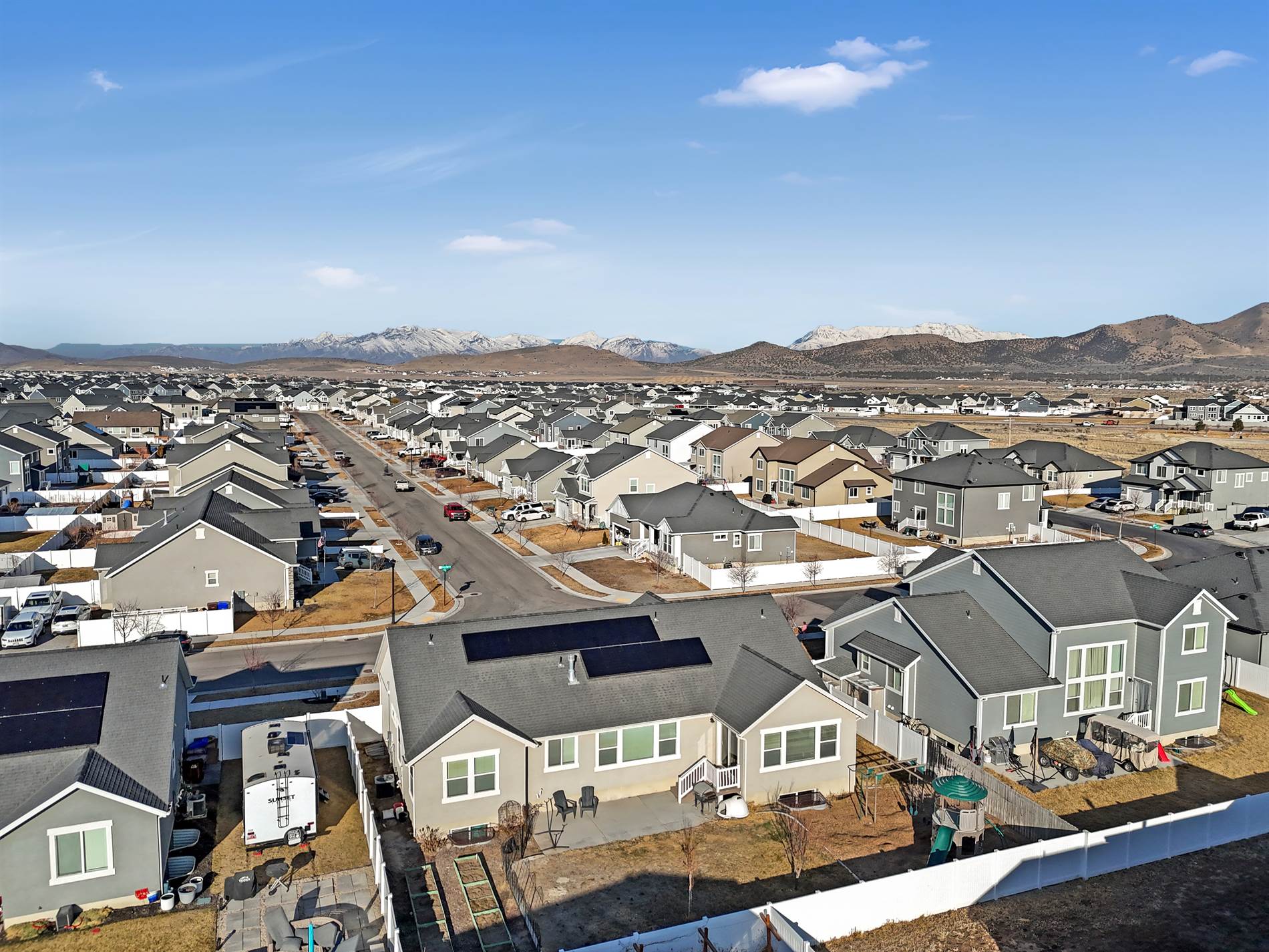 544 East Delano Peak Dr, Eagle Mountain, UT 84005