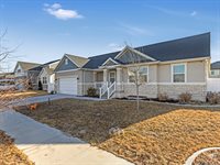 544 East Delano Peak Dr, Eagle Mountain, UT 84005