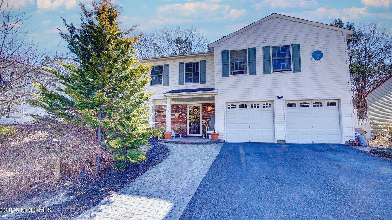 8 Feathertree Court, Howell, NJ 07731