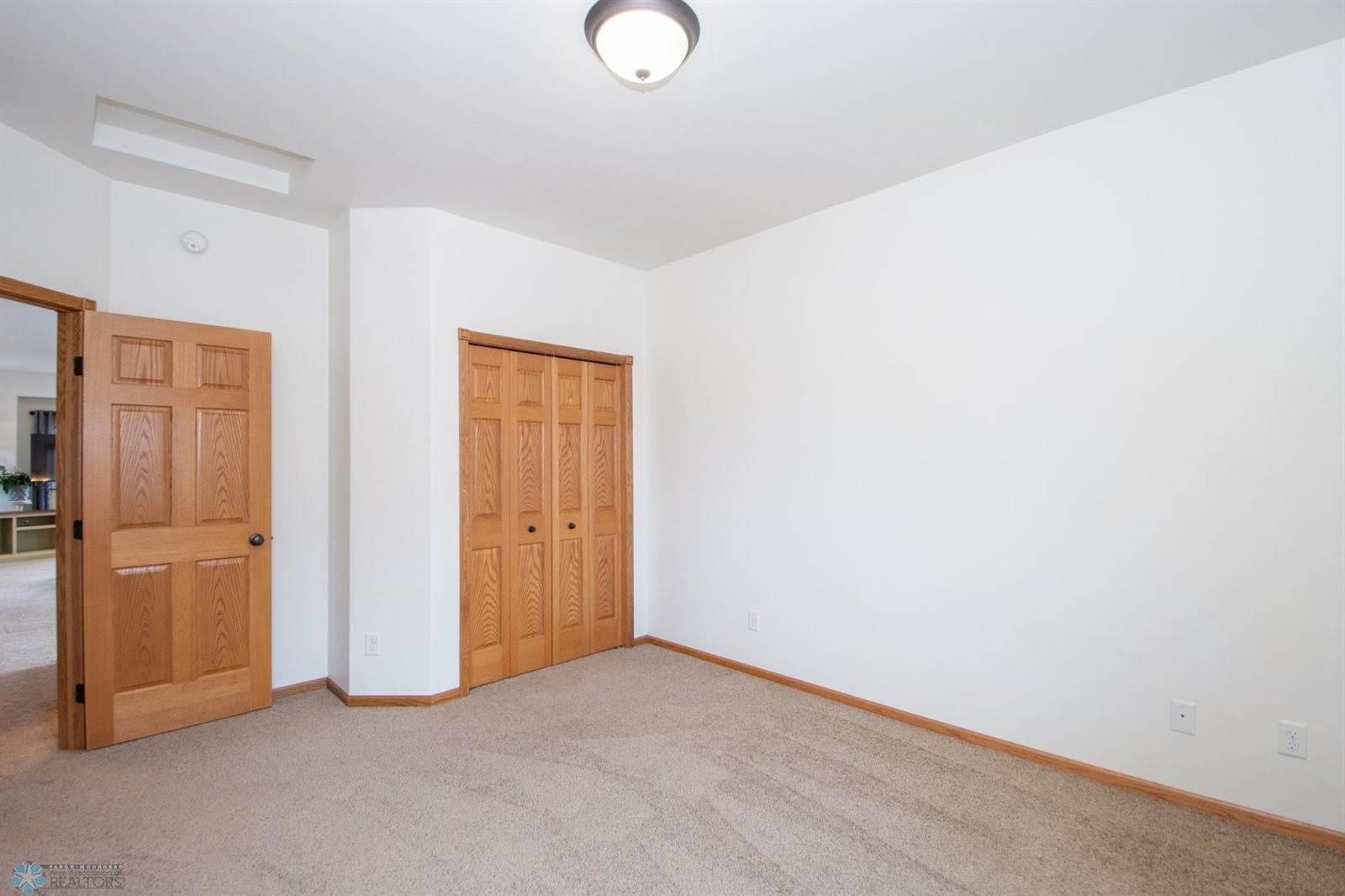 1210 35th Street Circle South, Moorhead, MN 56560