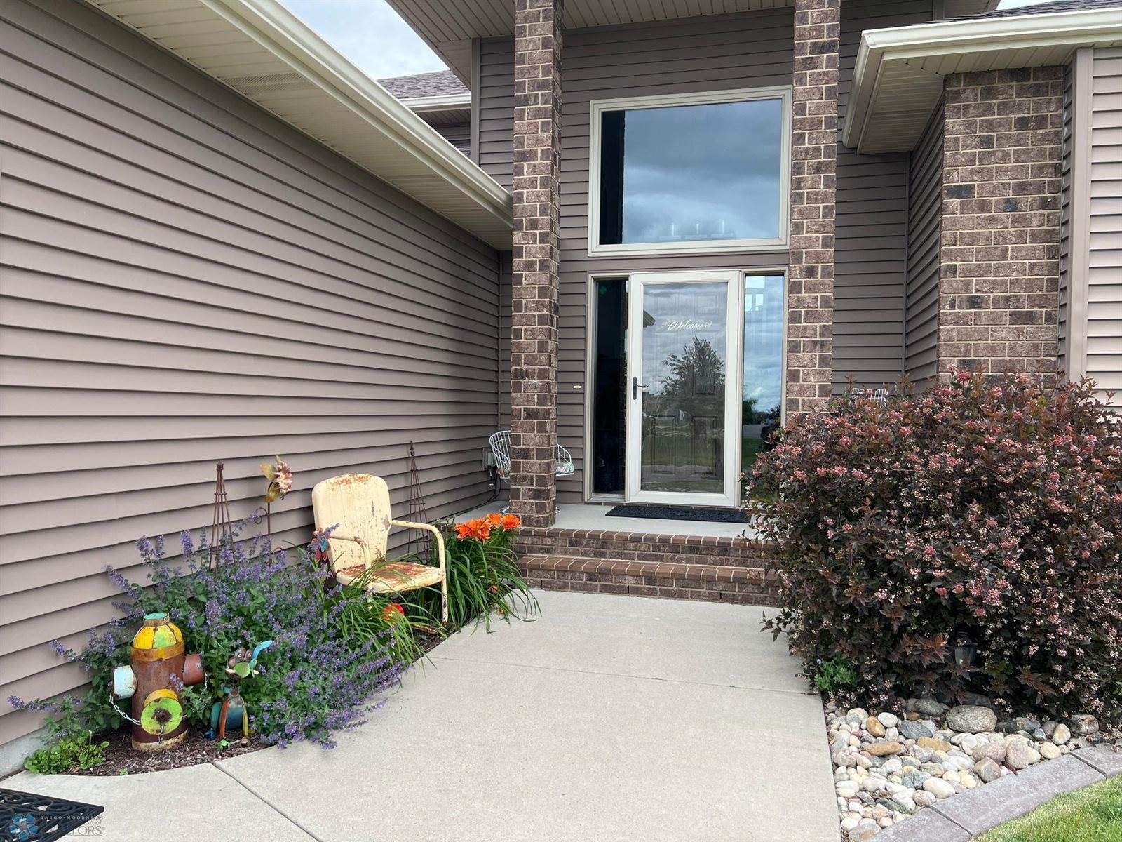 1210 35th Street Circle South, Moorhead, MN 56560