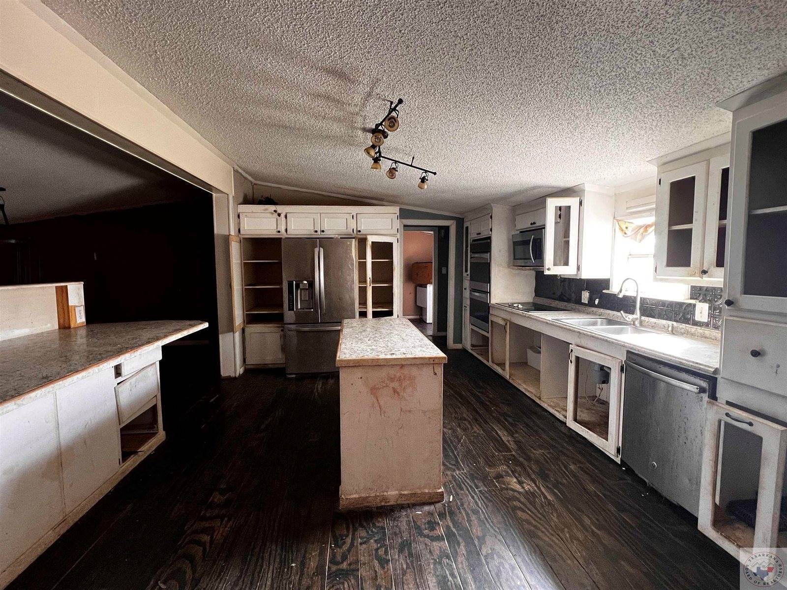 205 Lynch St, New Boston, TX 75570