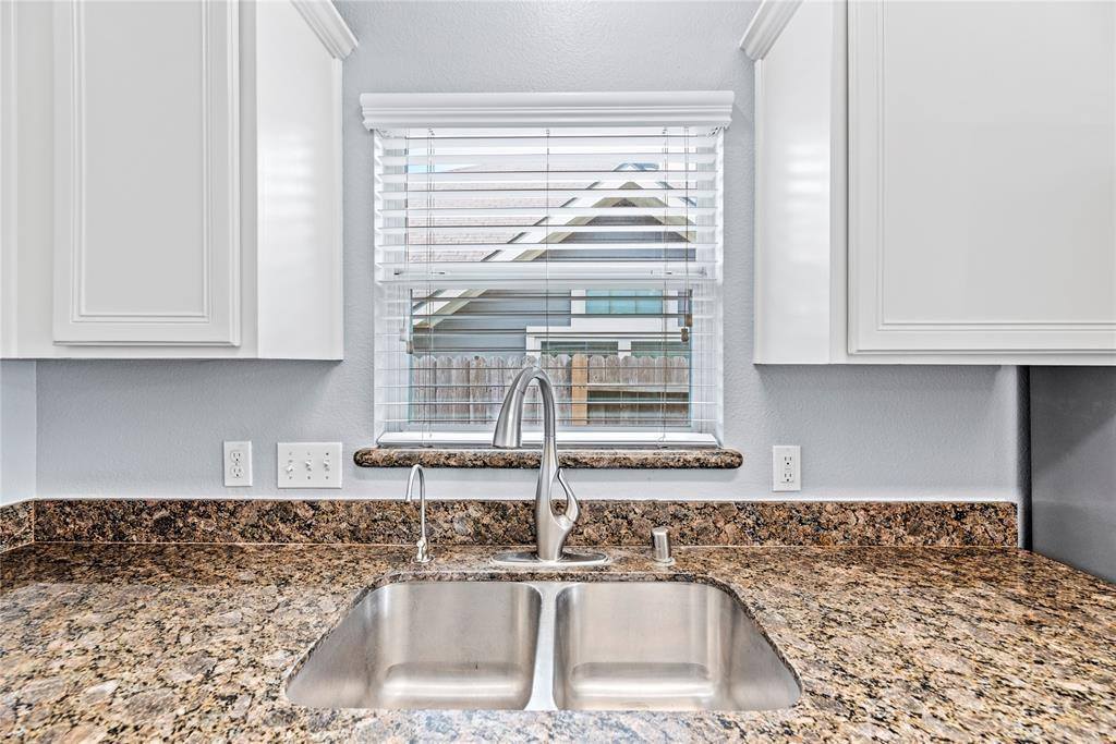 971 Oak Terrace Drive, Conroe, TX 77378
