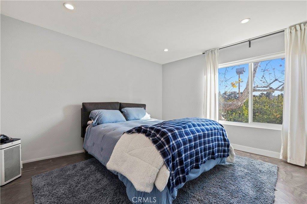 23515 Lyons Avenue, Valencia, CA 91355