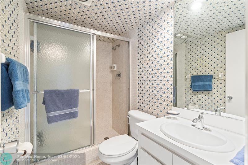 605 Oaks Dr 609, Pompano Beach, FL 33069