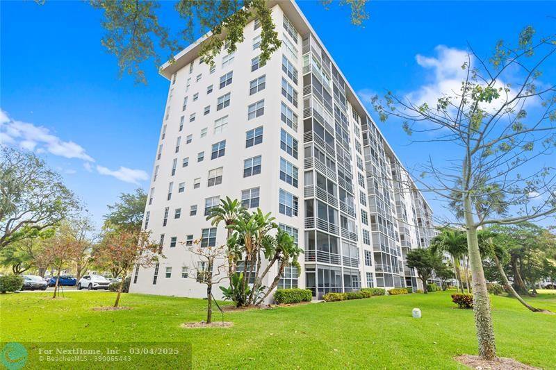 605 Oaks Dr 609, Pompano Beach, FL 33069