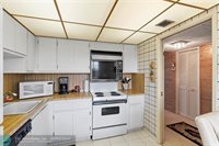 605 Oaks Dr 609, Pompano Beach, FL 33069