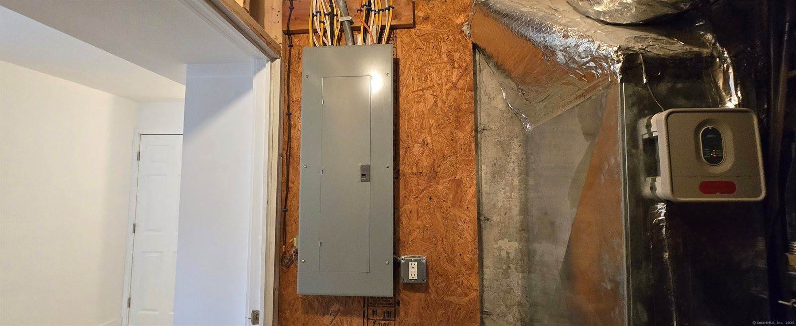 26 Greenfield, Bridgeport, CT 06606