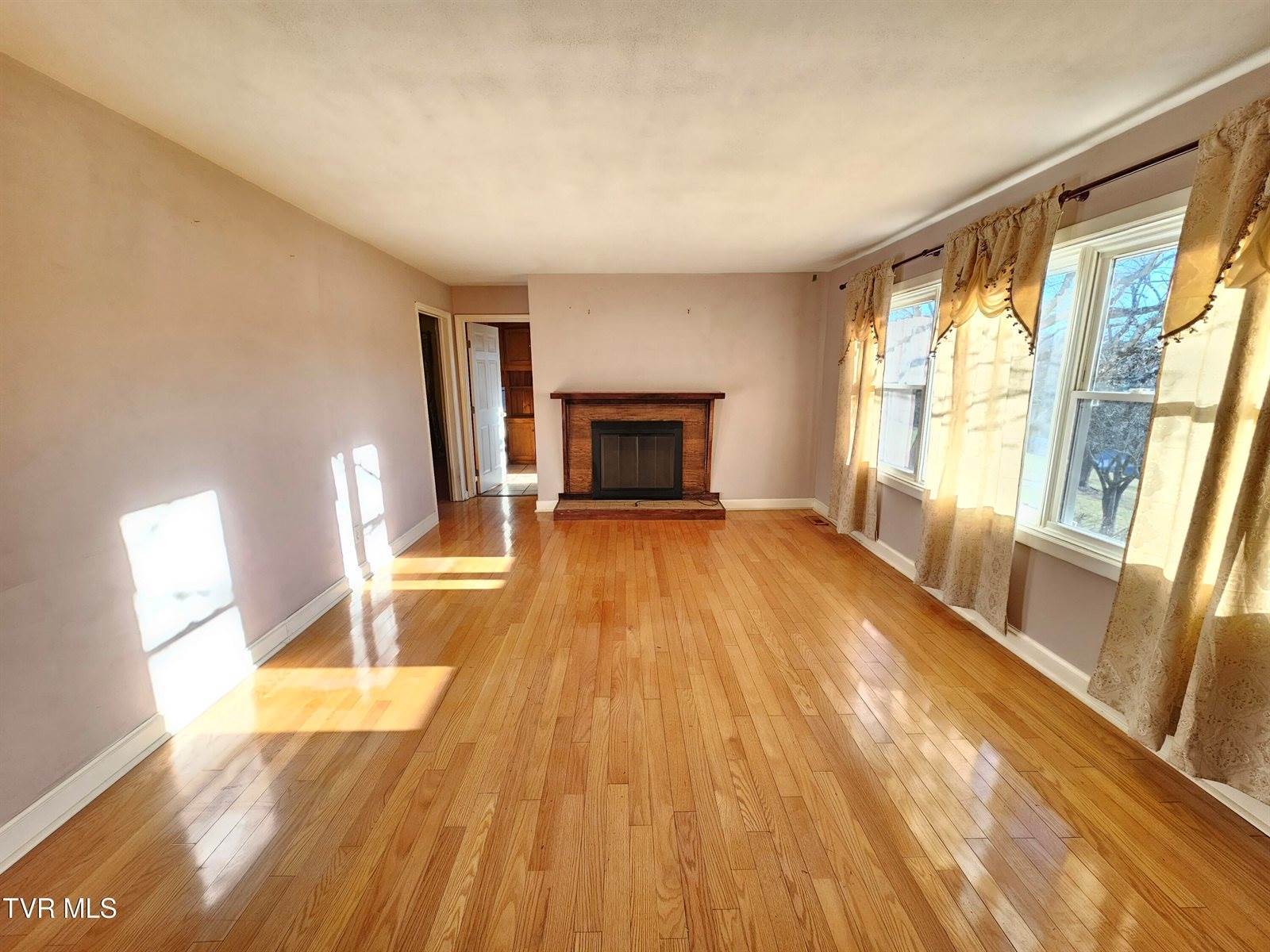 3521 Fort Henry Drive, Kingsport, TN 37664