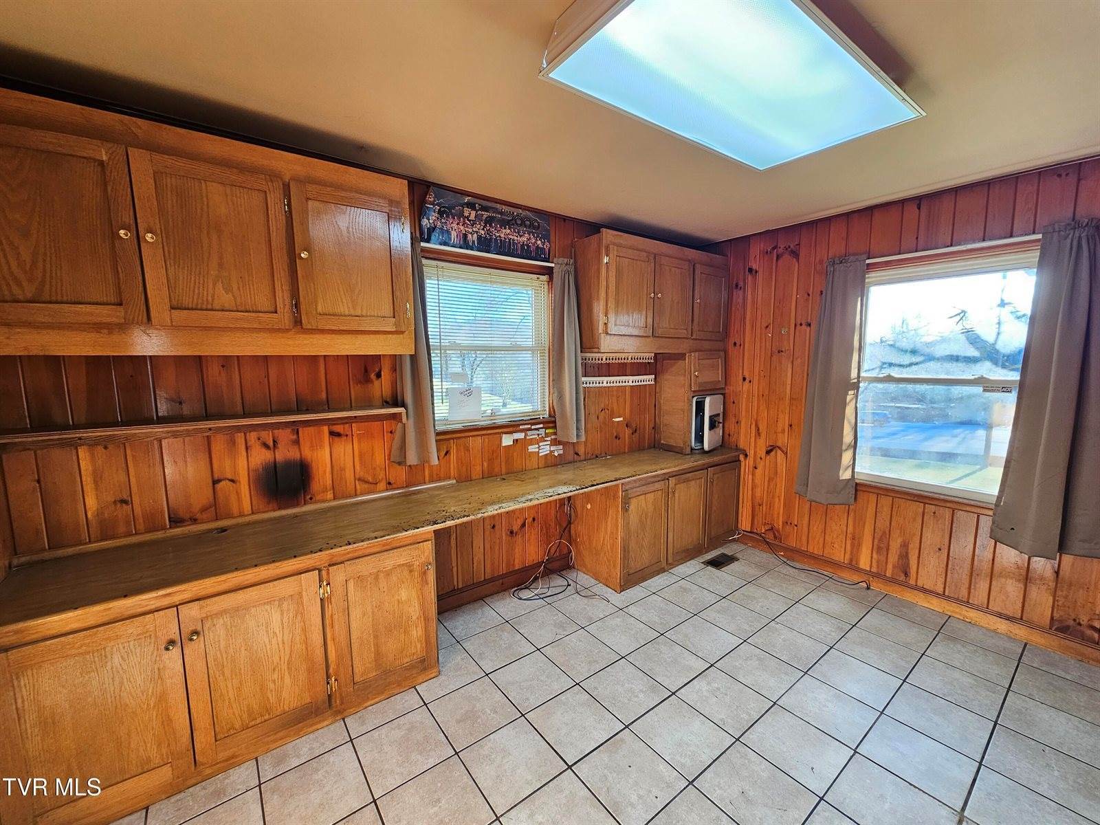 3521 Fort Henry Drive, Kingsport, TN 37664