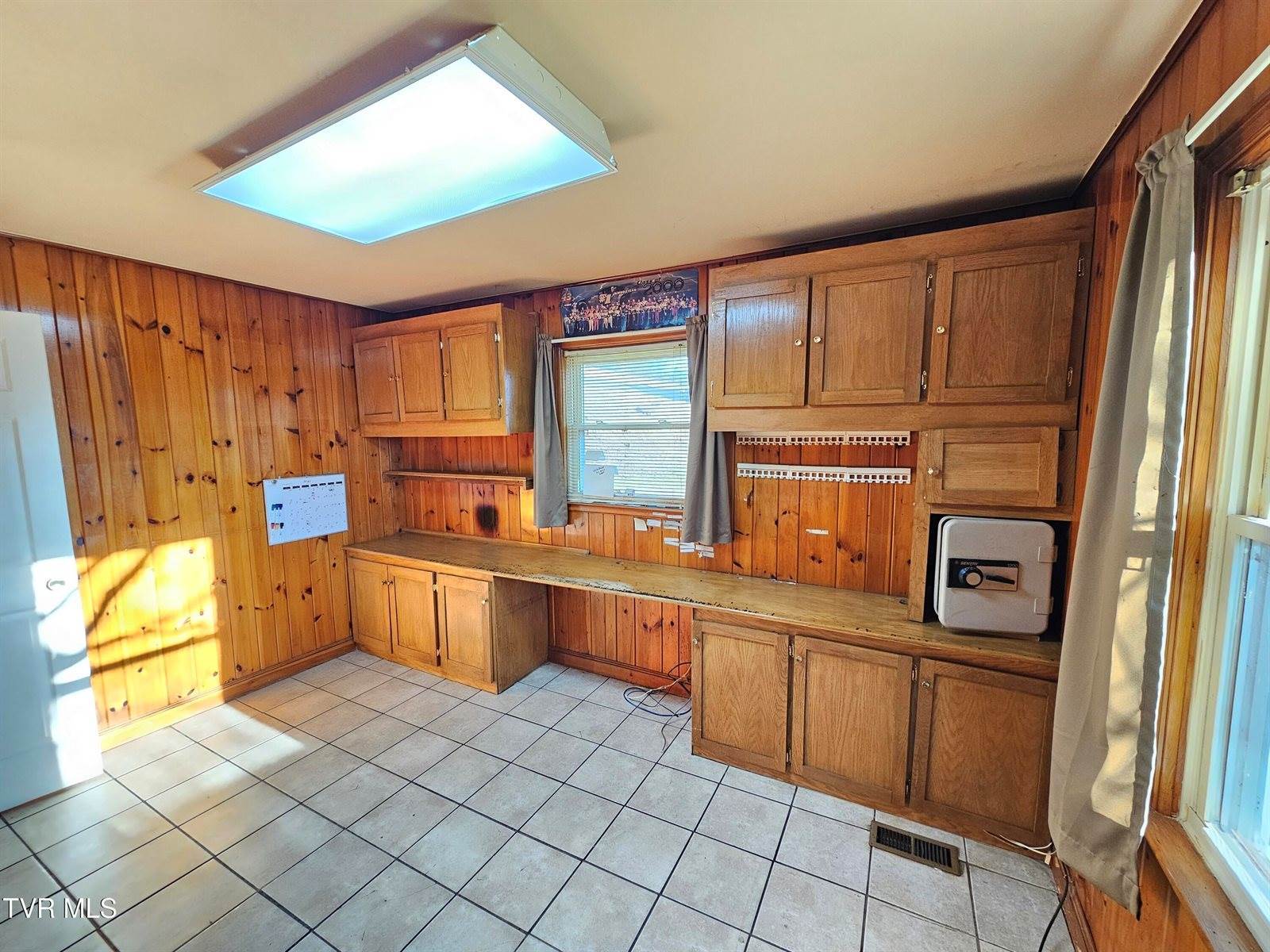 3521 Fort Henry Drive, Kingsport, TN 37664