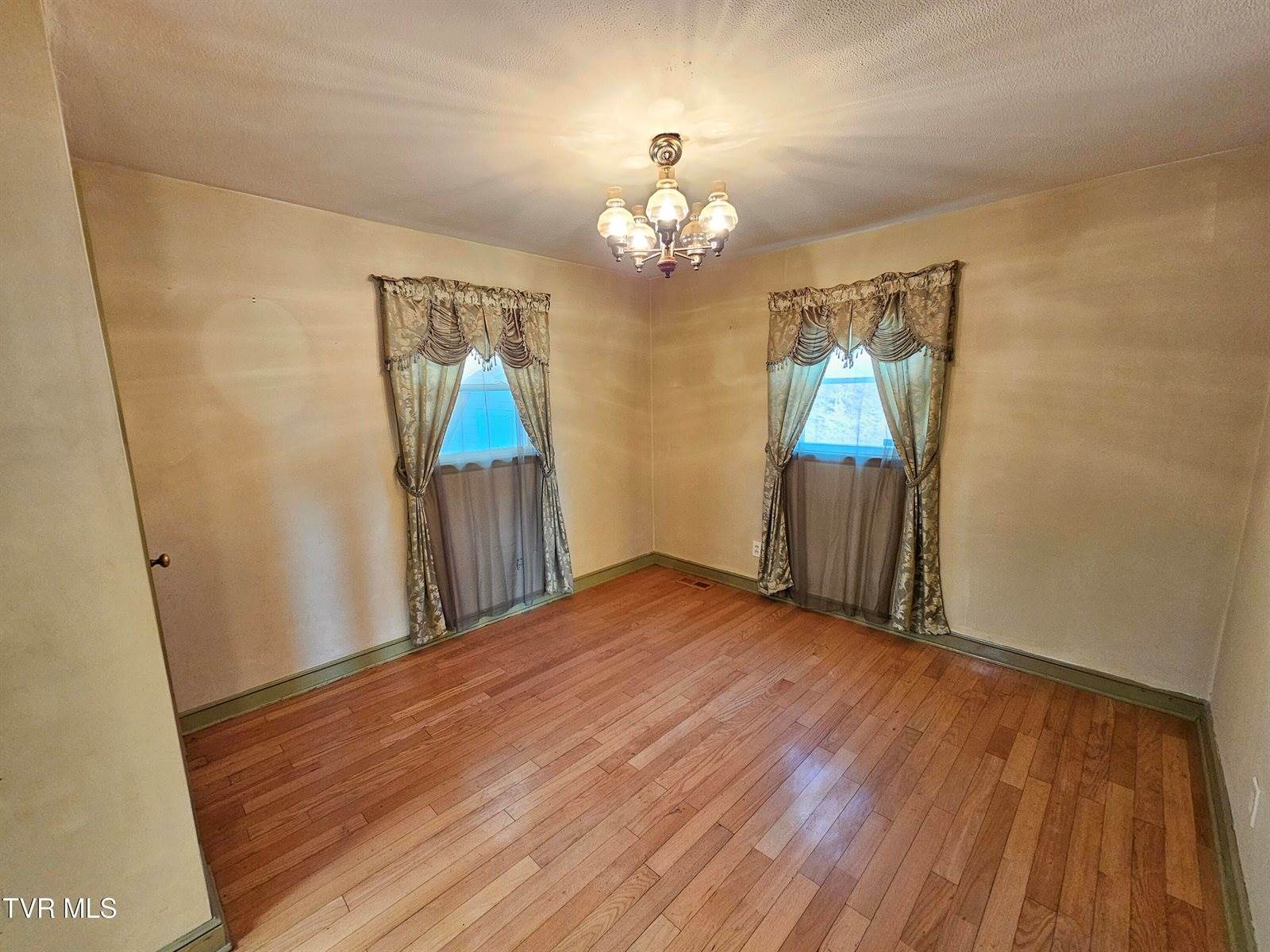 3521 Fort Henry Drive, Kingsport, TN 37664