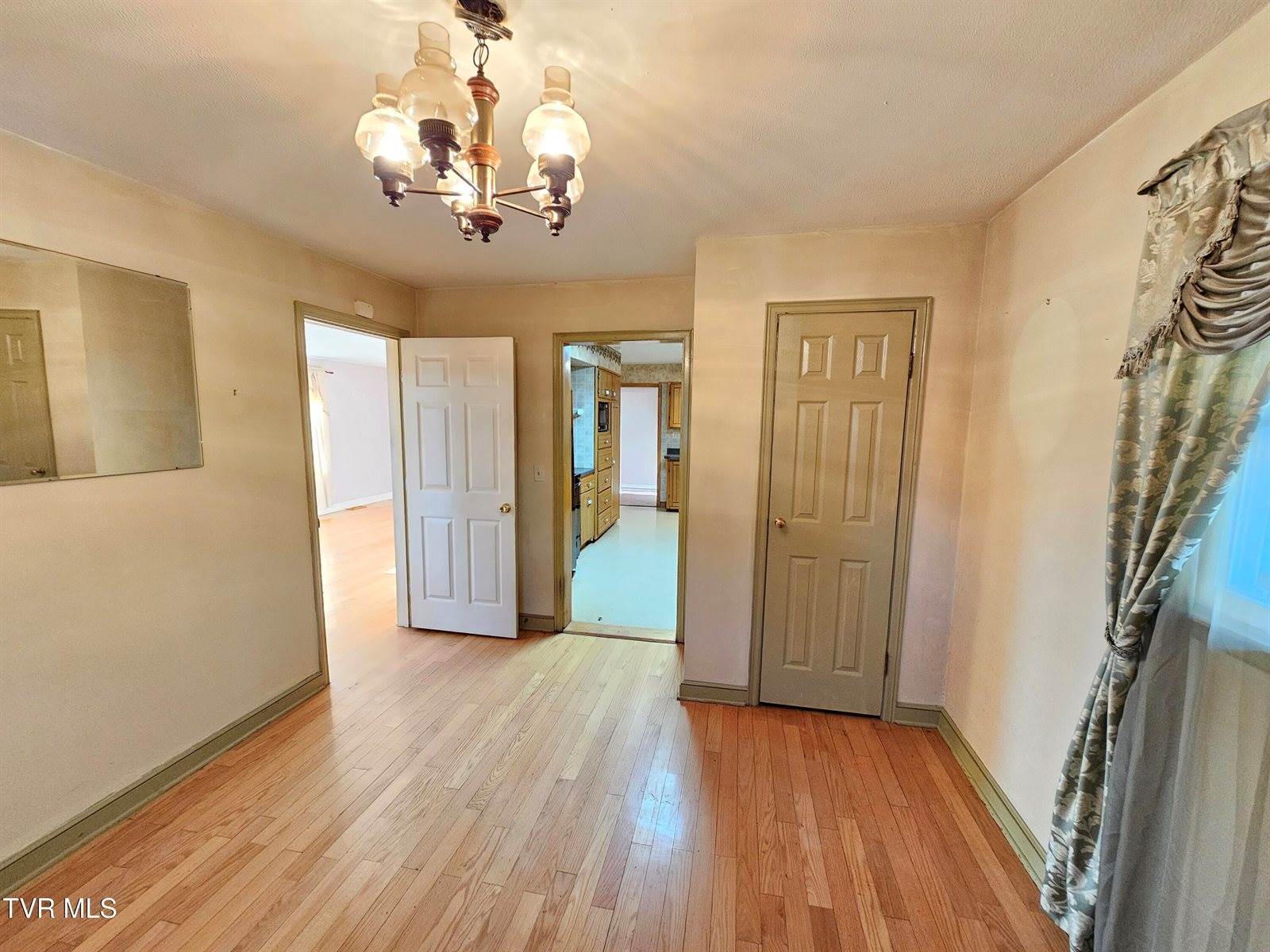 3521 Fort Henry Drive, Kingsport, TN 37664