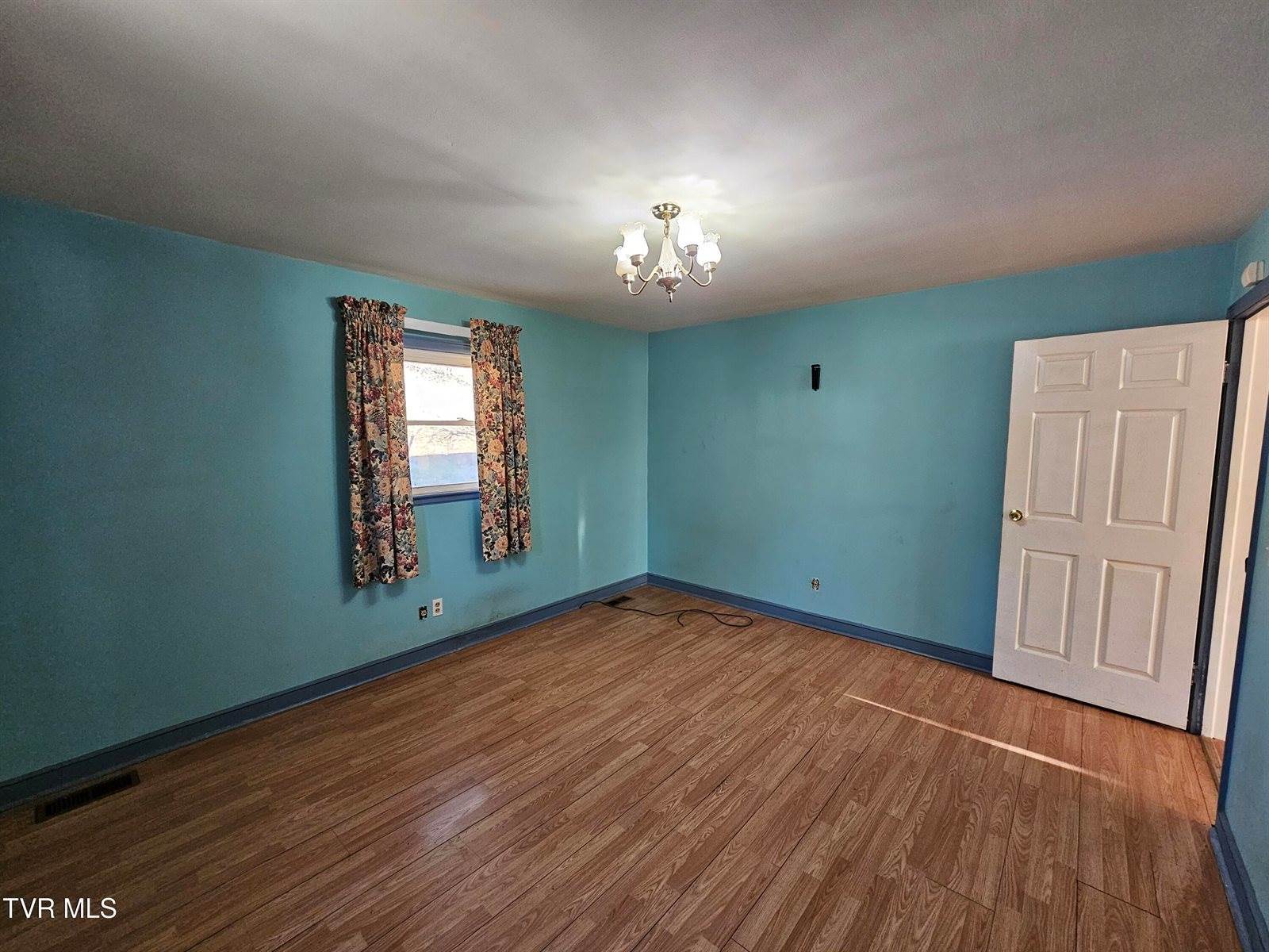 3521 Fort Henry Drive, Kingsport, TN 37664