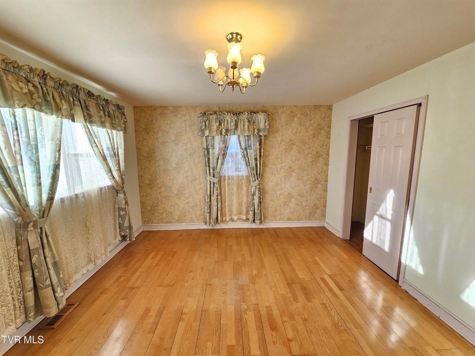 3521 Fort Henry Drive, Kingsport, TN 37664