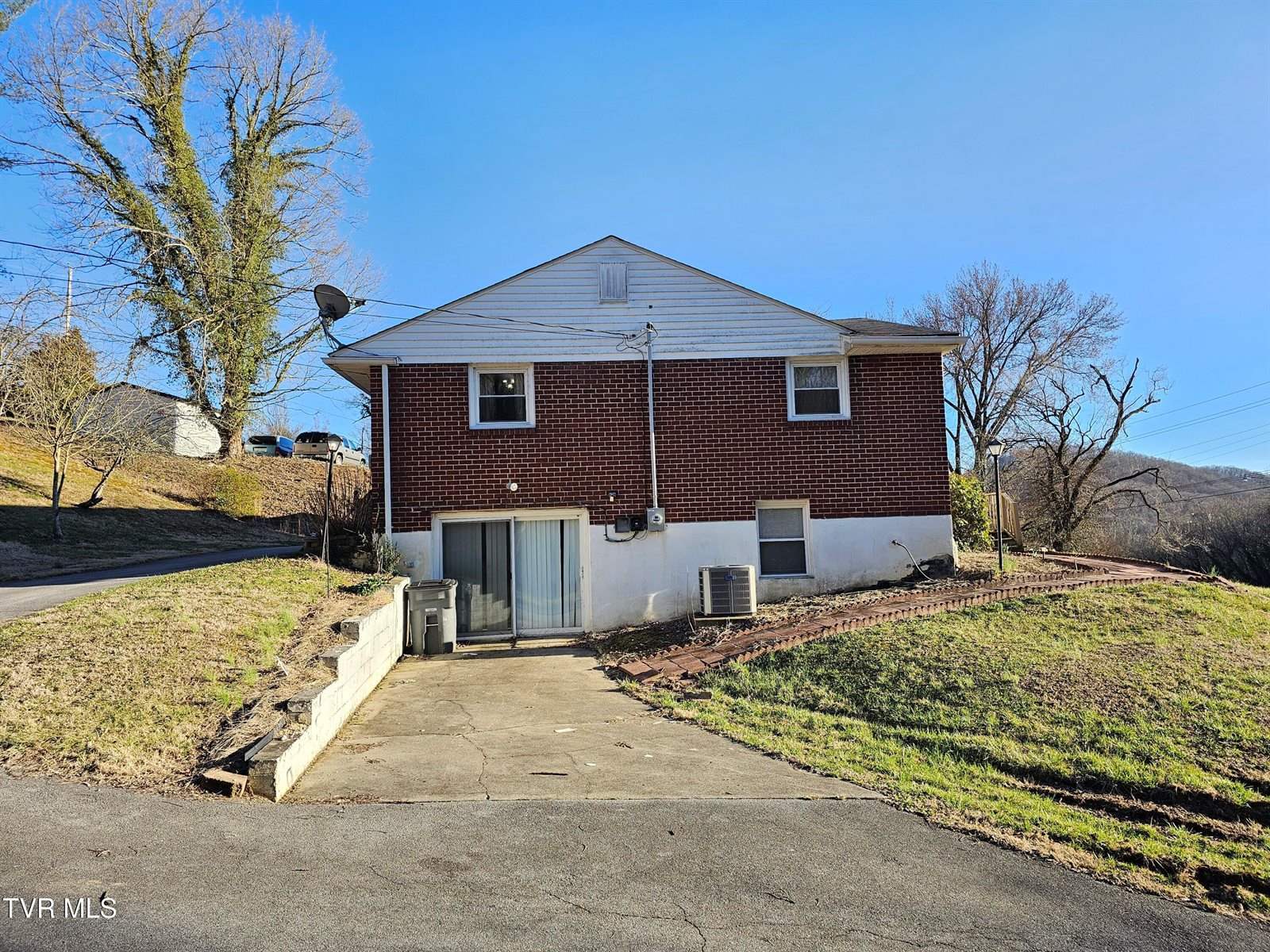 3521 Fort Henry Drive, Kingsport, TN 37664