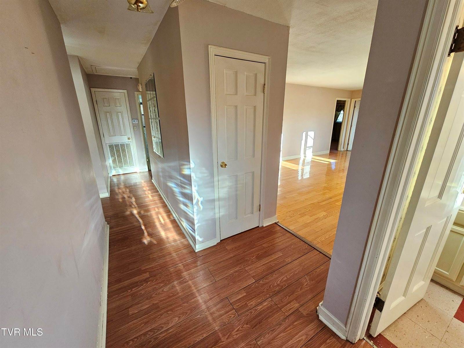 3521 Fort Henry Drive, Kingsport, TN 37664