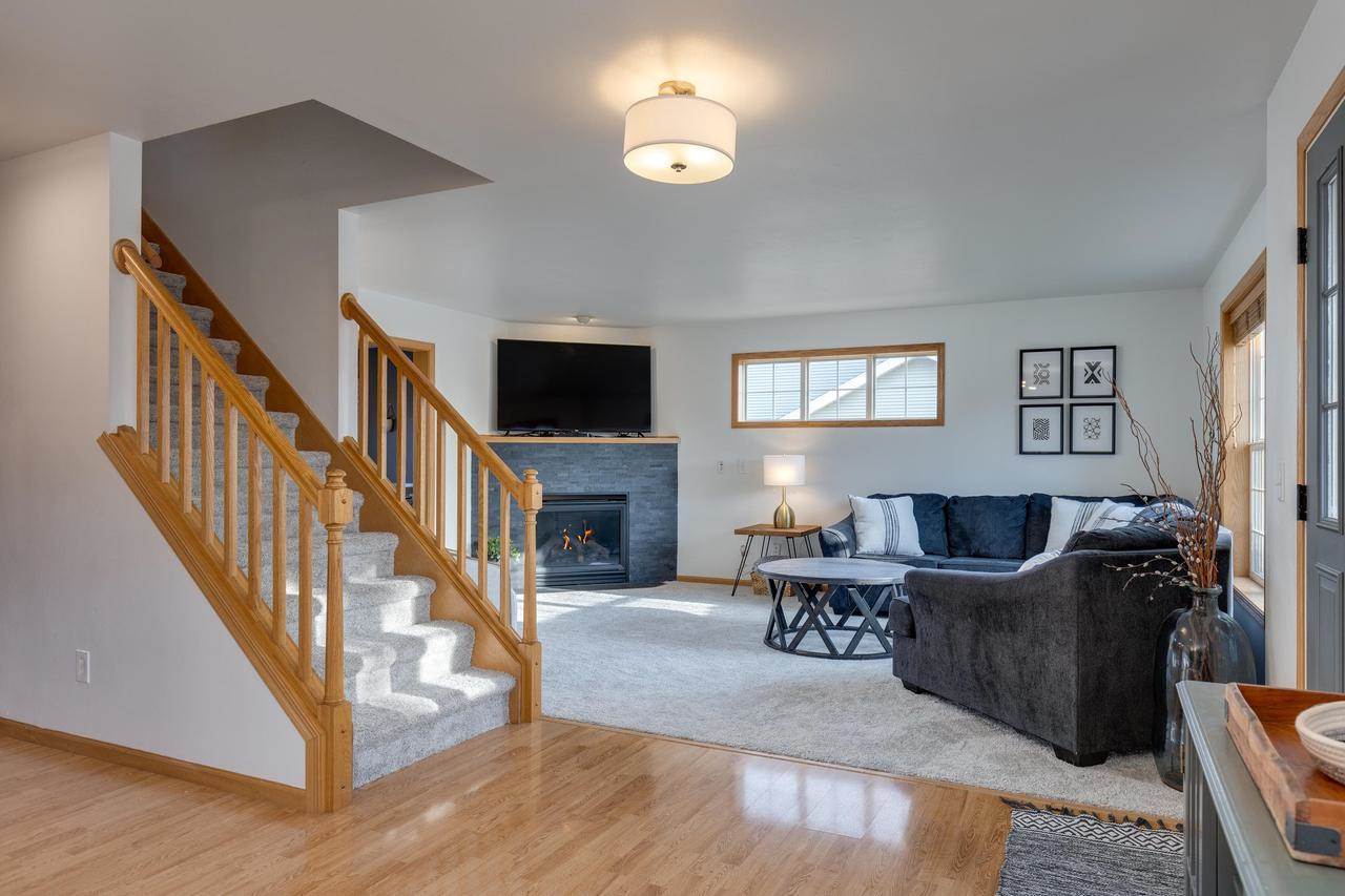 4728 Secret Garden Drive, Mcfarland, WI 53558