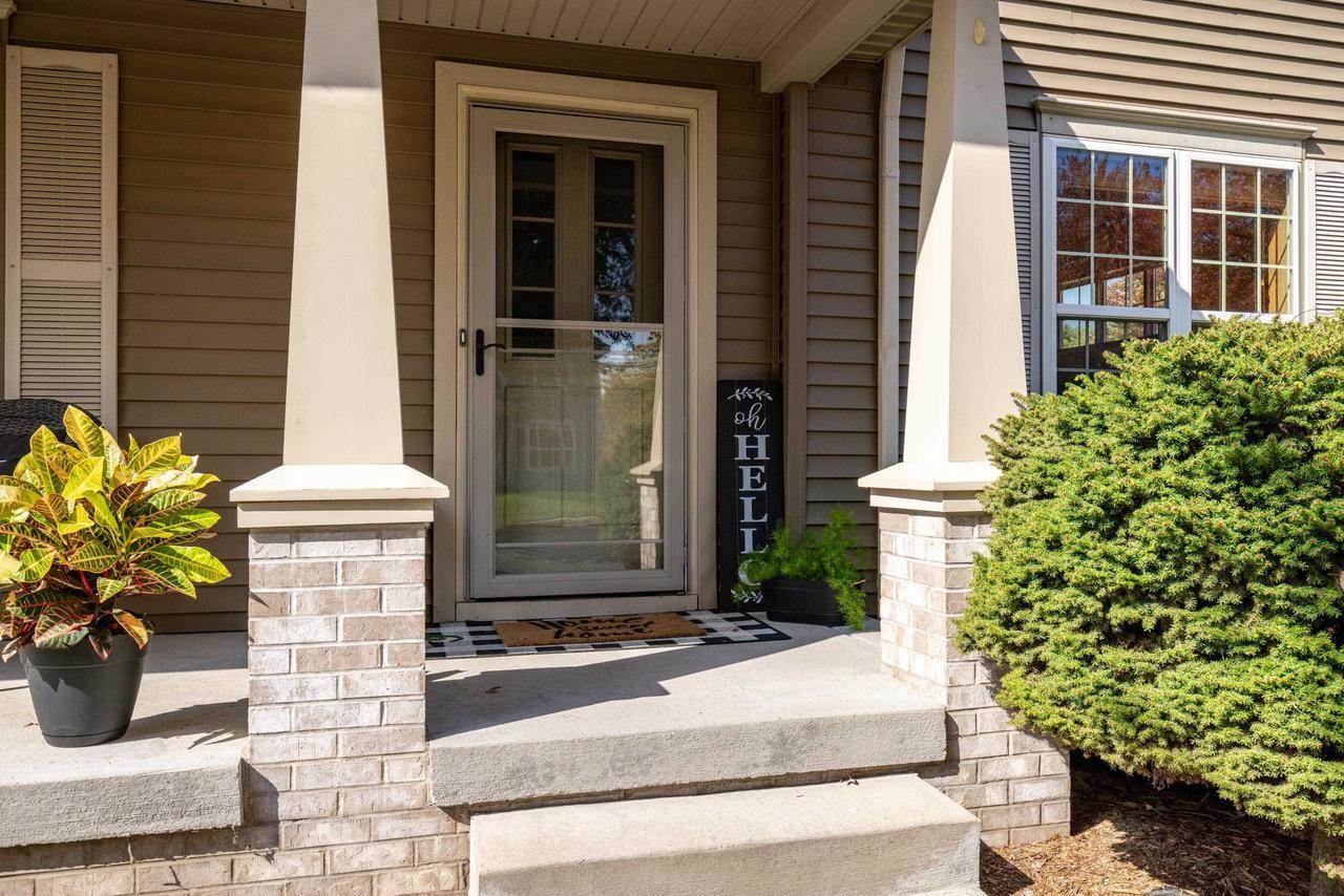 4728 Secret Garden Drive, Mcfarland, WI 53558