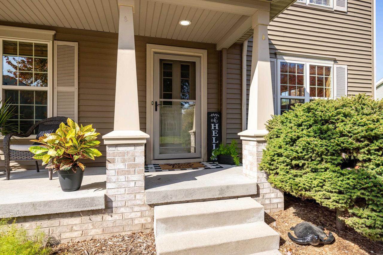 4728 Secret Garden Drive, Mcfarland, WI 53558